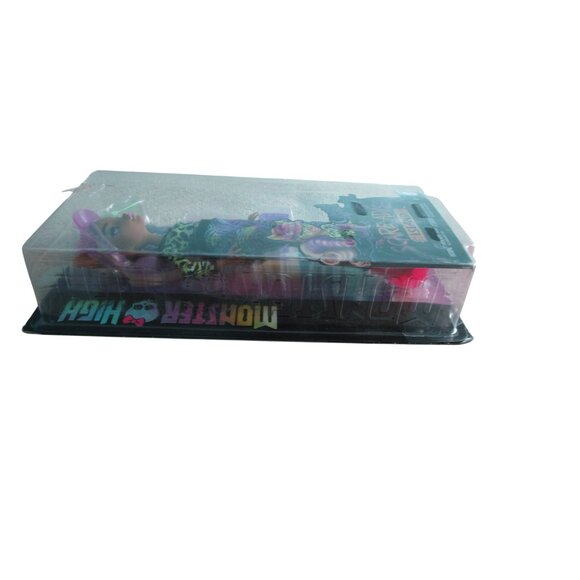 Monster High Scare Adise Island Clawdeen Wolf Doll Box Wear NRFB - Picture 12 of 16